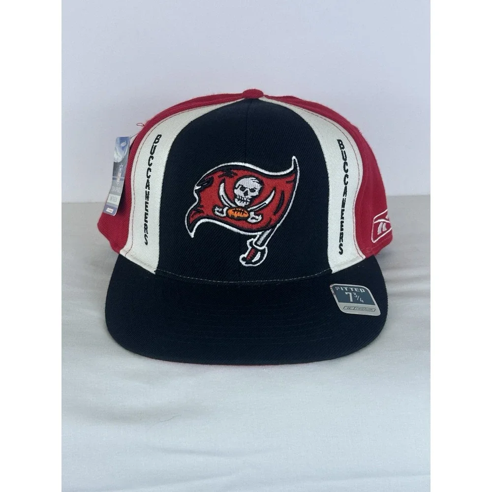 Vtg.90's Tampa Bay Buccaneers Fitted Pinwheel Hat 7 3/4 NFL Reebok Deadstock NWT